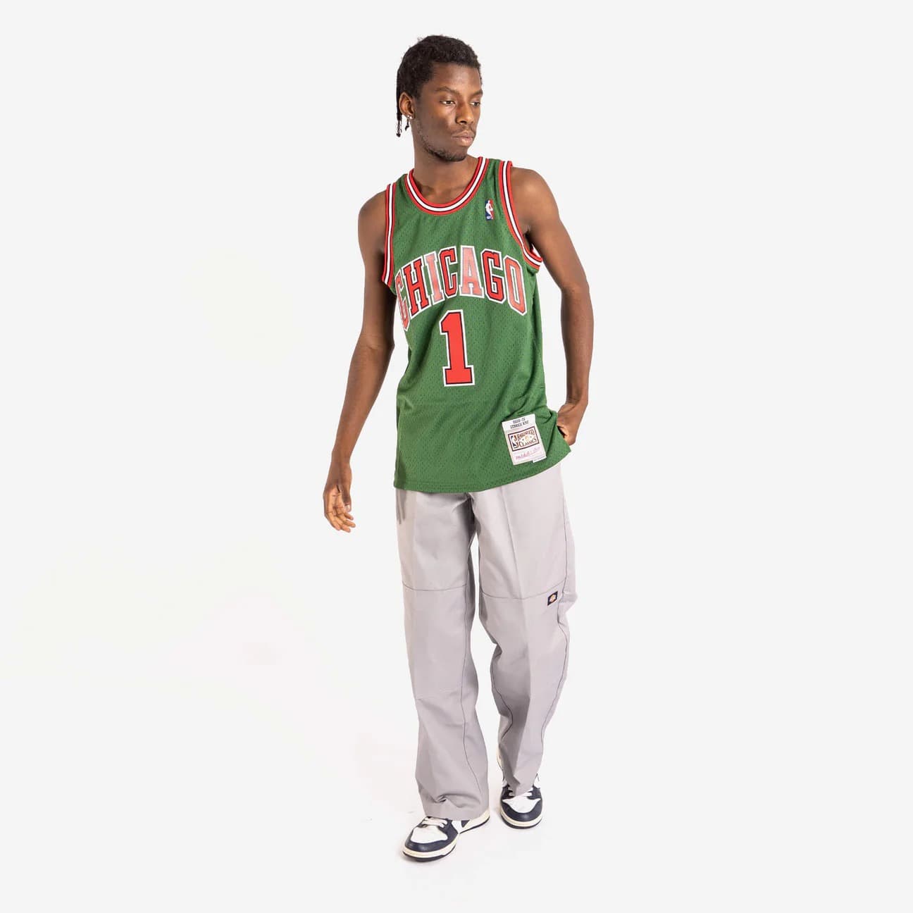 2008-09-Chicago-Bulls-Derrick-Rose-1-Swingman-Hardwood-Classic-Green-Jersey-3