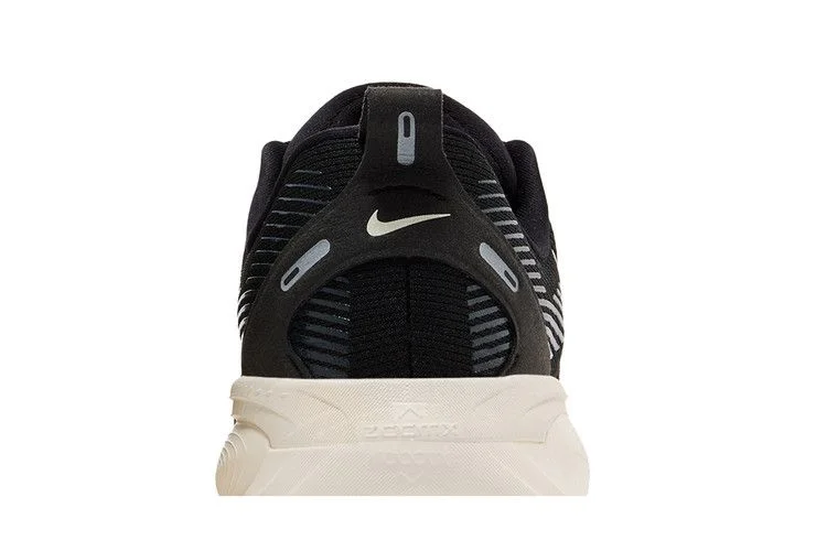 Кроссовки Nike Wmns Vomero 18 'Black Coconut Milk'