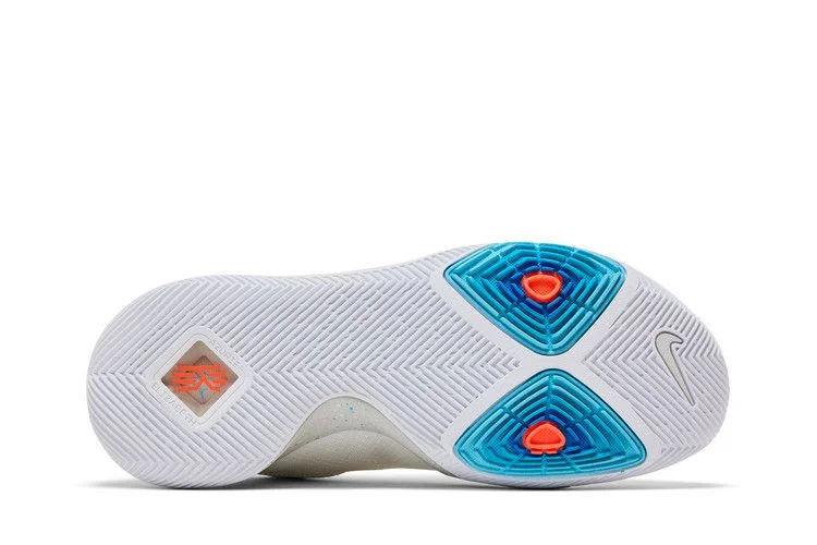 Krossovki-Nike-Kyrie-3-Ivory-3