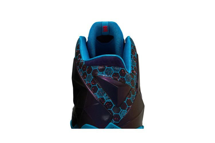 Кроссовки Nike LeBron 11 'Hornets'