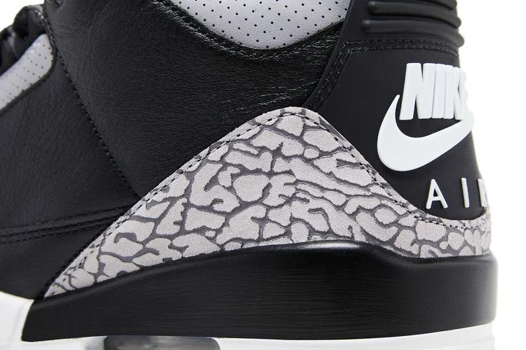 Krossovki-Air-Jordan-3-Retro-OG-Black-Cement-2024-9