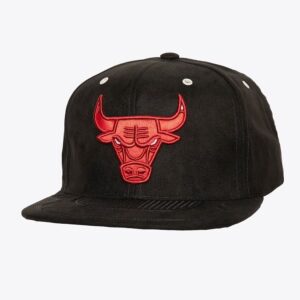 Mitchell-Ness-Black-Red-Chicago-Bulls-Day-4-Snapback-Hat-300x300