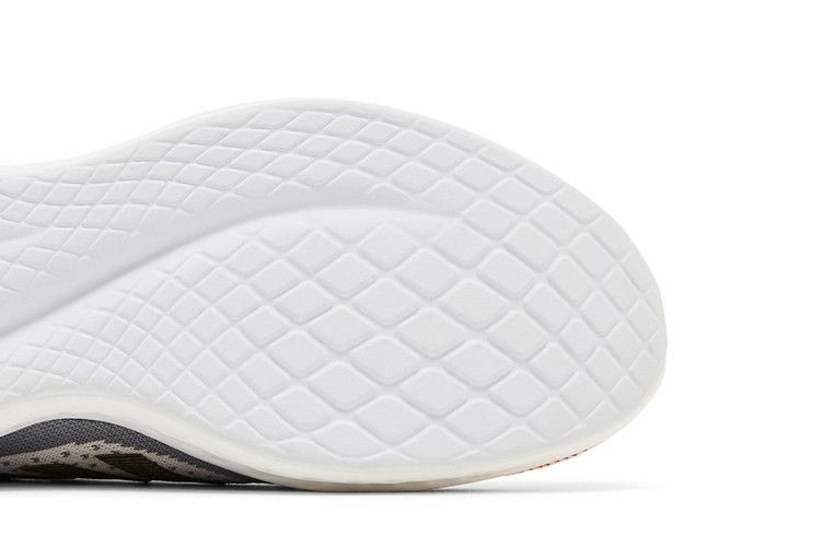 fluidflow-2-0-white-red-gw1902_04