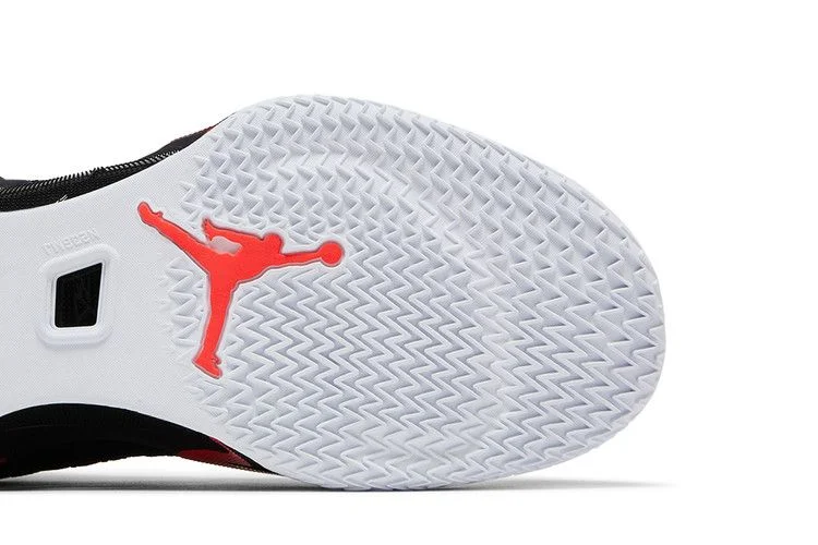 Krossovki-Air-Jordan-36-PF-Black-Infrared-4