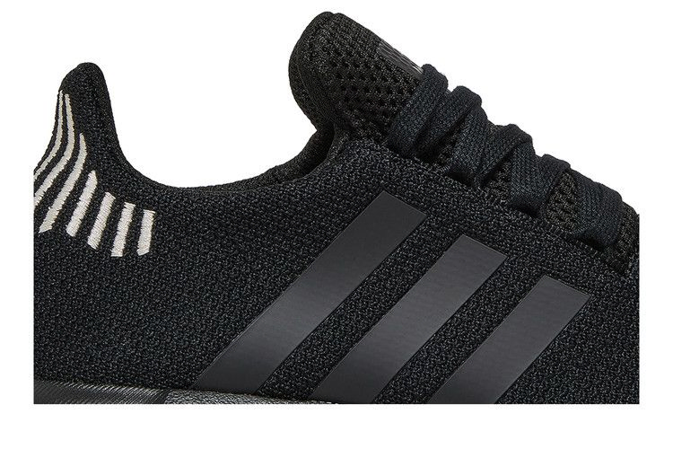 Кроссовки adidas Wmns Swift Run 'Triple Black'