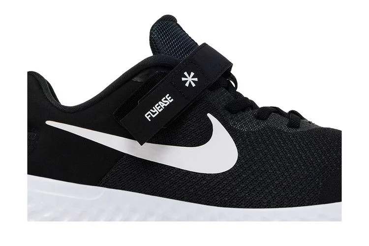 Кроссовки Nike Revolution 6 FlyEase GS 'Black White'