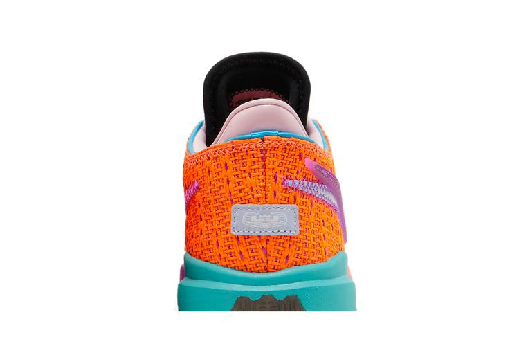 Кроссовки Nike LeBron 20 GS 'Chosen 1'