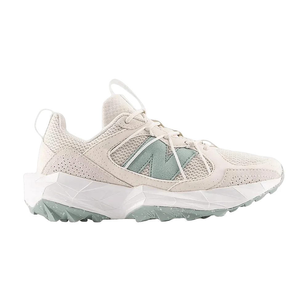Krossovki-New-Balance-Wmns-Tektrel-Mosaic-Green