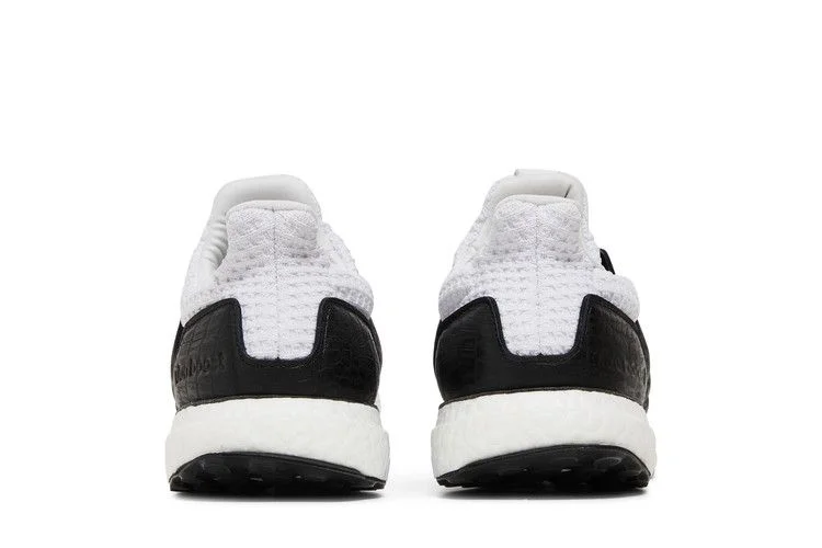 Кроссовки Adidas UltraBoost DNA 'Animal Pack - Croc'