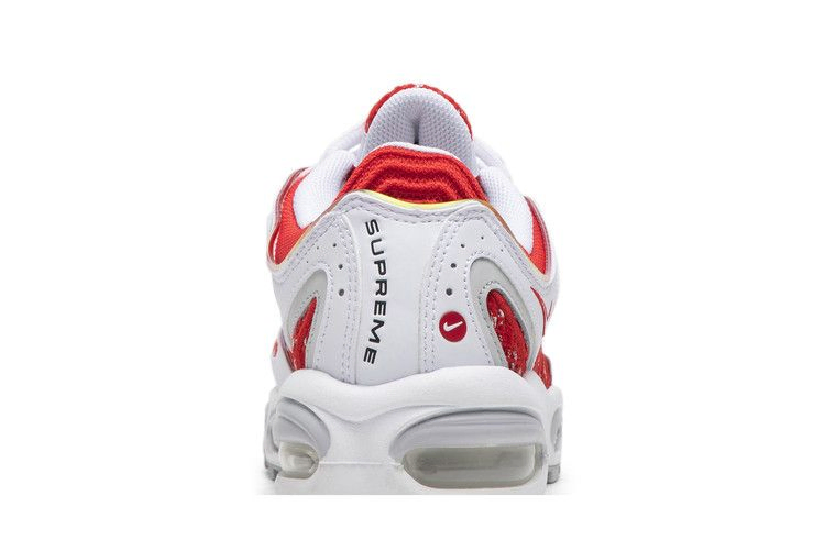 Кроссовки Supreme x Nike Air Max Tailwind 4 'University Red'