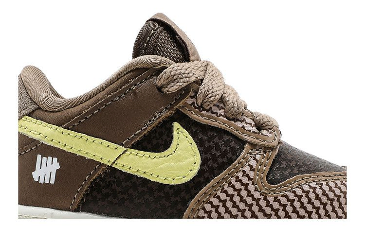 undefeated-x-dunk-low-sp-td-canteen-dj4307-200_01