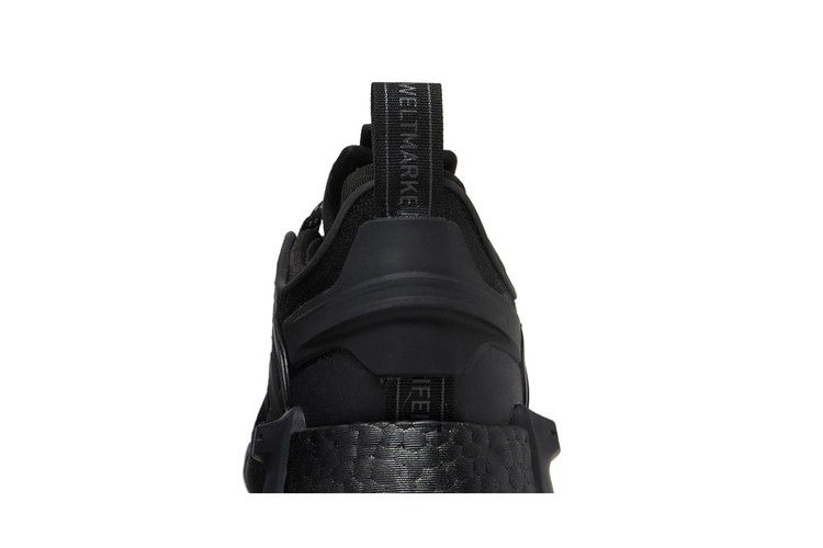 wmns-nmd_r1-v3-black-grey-hq4278_06