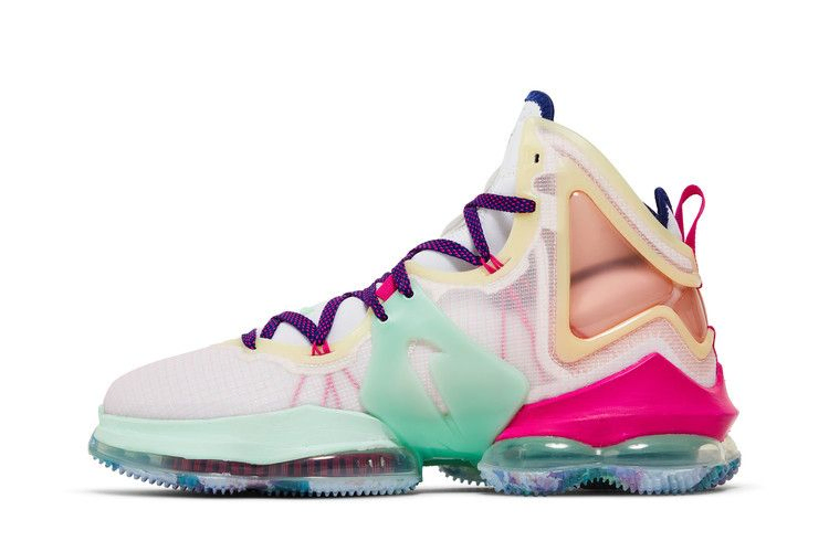 Кроссовки Nike LeBron 19 'Valentine's Day'