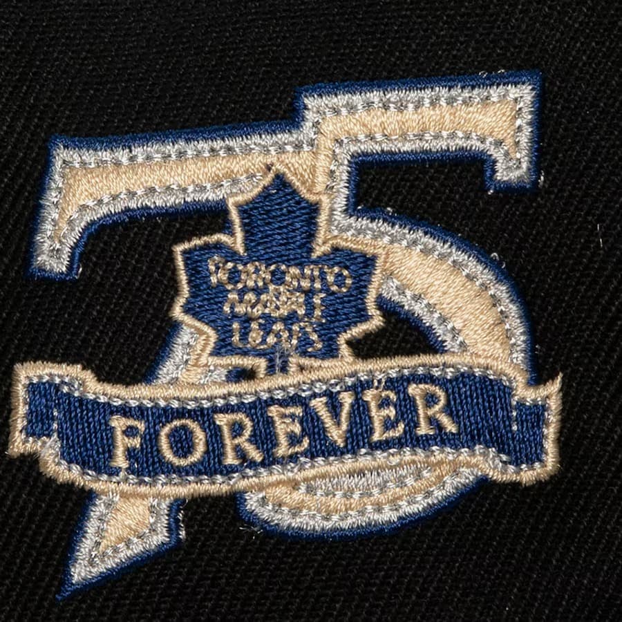 Бейсболка Mitchell & Ness Black Toronto Maple Leafs With Love Snapback Hat