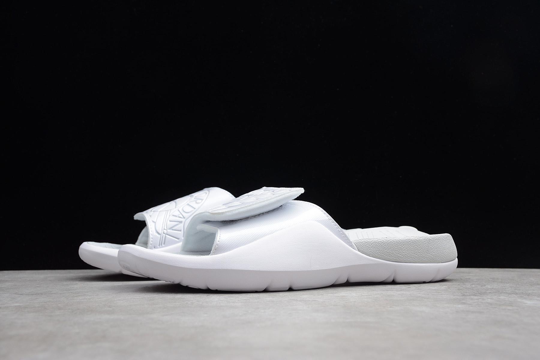 Jordan-Hydro-7-Slide-Pure-Platinum-5