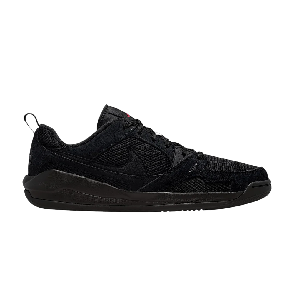 Krossovki-Air-Jordan-CMFT-Era-Black-Gym-Red