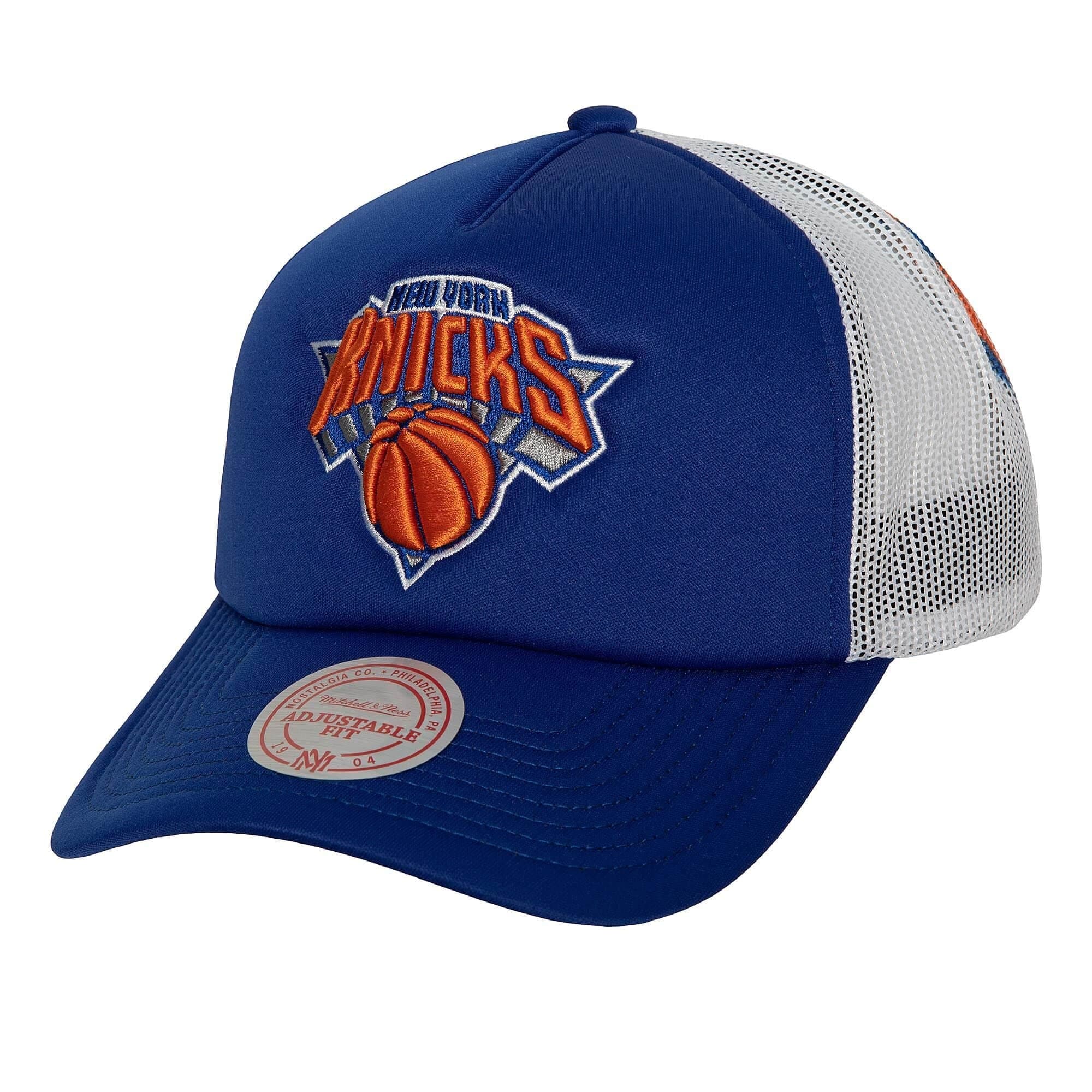 Бейсболка Mitchell & Ness Off The Backboard Trucker Snapback New York Knicks