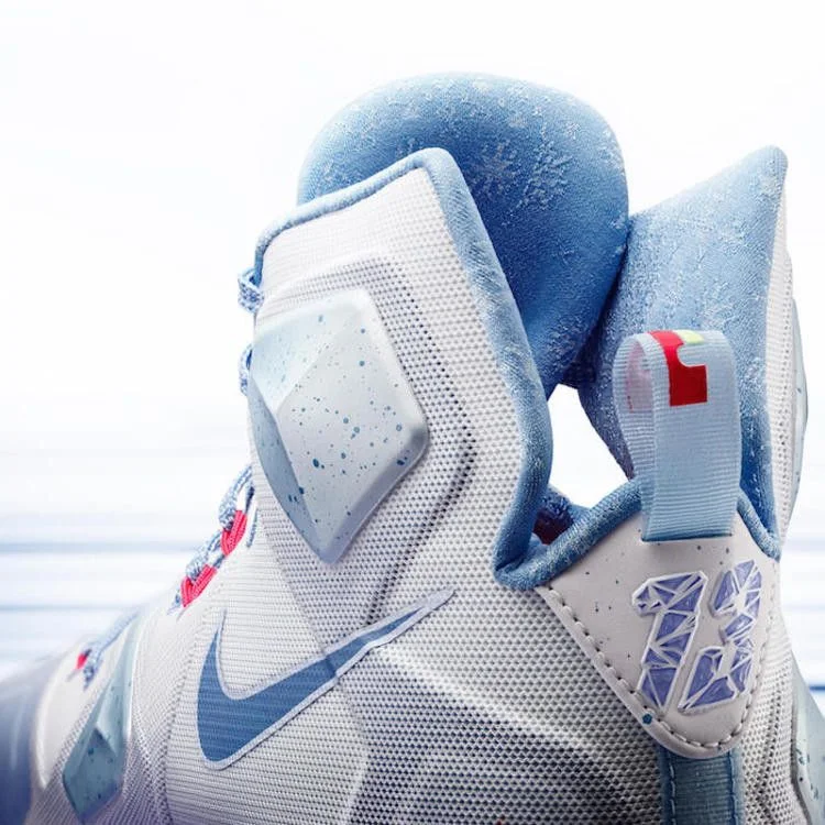 Krossovki-Nike-LeBron-13-Christmas-3