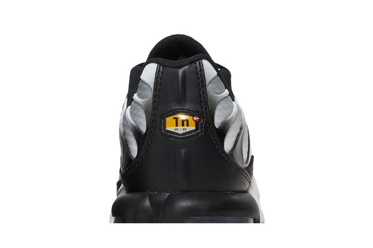 air-max-plus-black-metallic-silver-dm0032-003_06