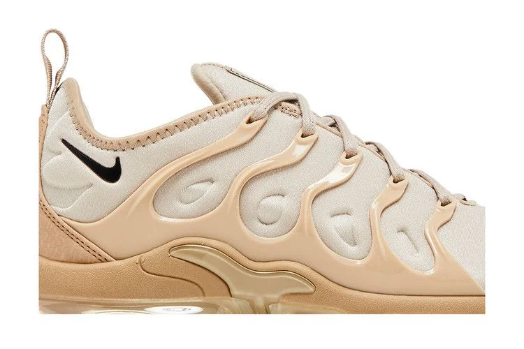 Krossovki-Nike-VaporMax-Plus-String-1