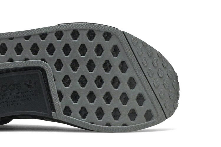 Кроссовки Adidas NMD_R1 'Grey Black'