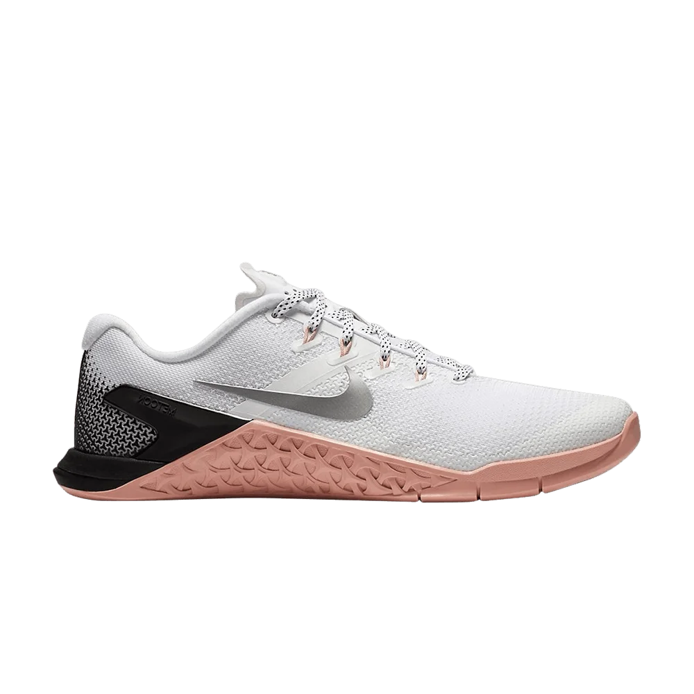 Krossovki-Nike-Wmns-Metcon-4
