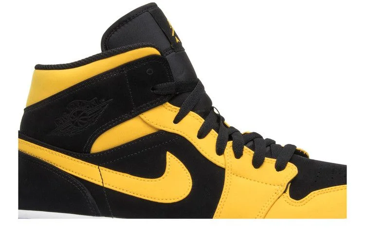 Krossovki-Air-Jordan-1-Retro-Mid-Reverse-New-Love-1