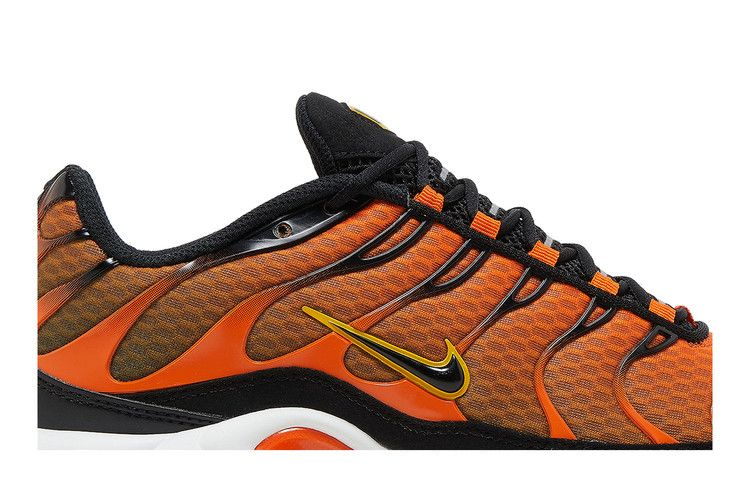 Кроссовки Nike Air Max Plus 'Safety Orange Black'