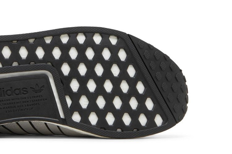nmd_r1-v2-grey-black-gw4710_04