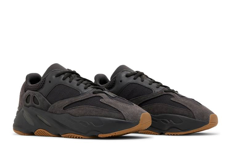 yeezy-boost-700-utility-black-2023-fv5304-23_07