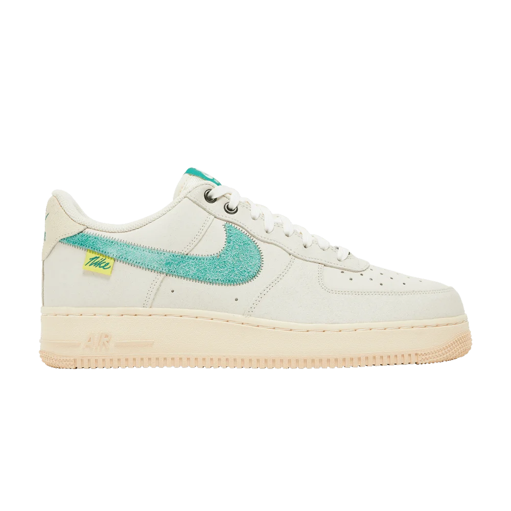 Krossovki-Nike-Air-Force-1-07-LV8-Test-of-Time