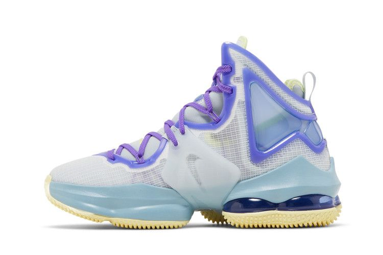 Кроссовки Nike LeBron 19 GS 'Easter'