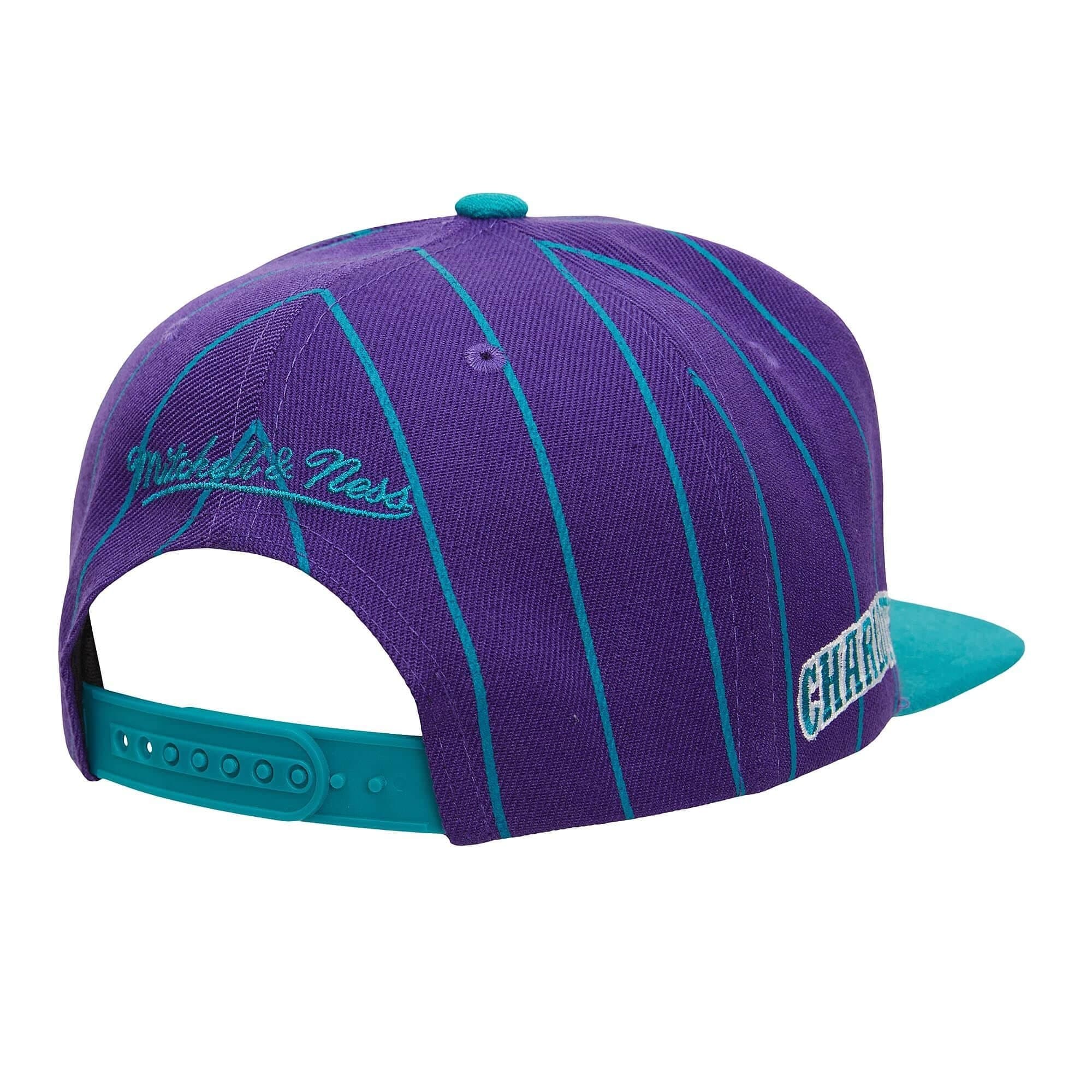 Mitchell-Ness-Team-Pin-Snapback-HWC-Charlotte-Hornets-Hat-1