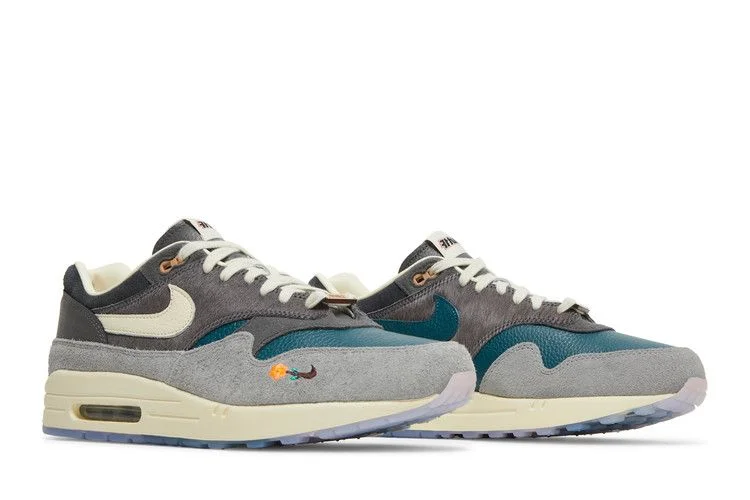 Krossovki-Kasina-x-Nike-Air-Max-1-SP-Won-Ang-Grey-7