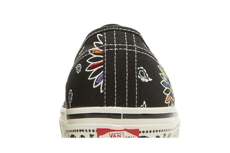 authentic-44-dx-paisley-black-vn0a54f29gg_06