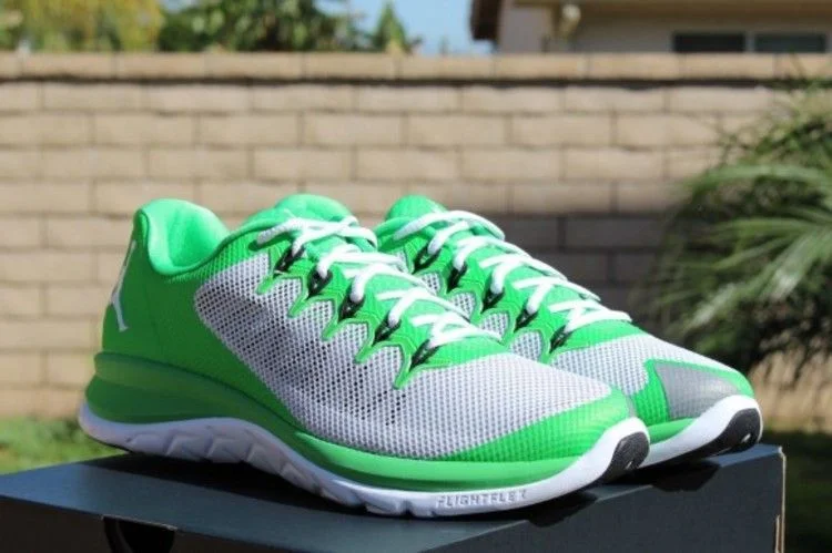 Krossovki-Air-Jordan-Flight-Runner-2-1-3