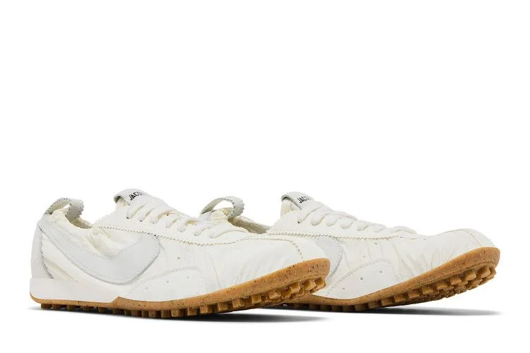 jacquemus-x-wmns-nike-moon-shoe-sp-soft-pearl-hv8547-002_8
