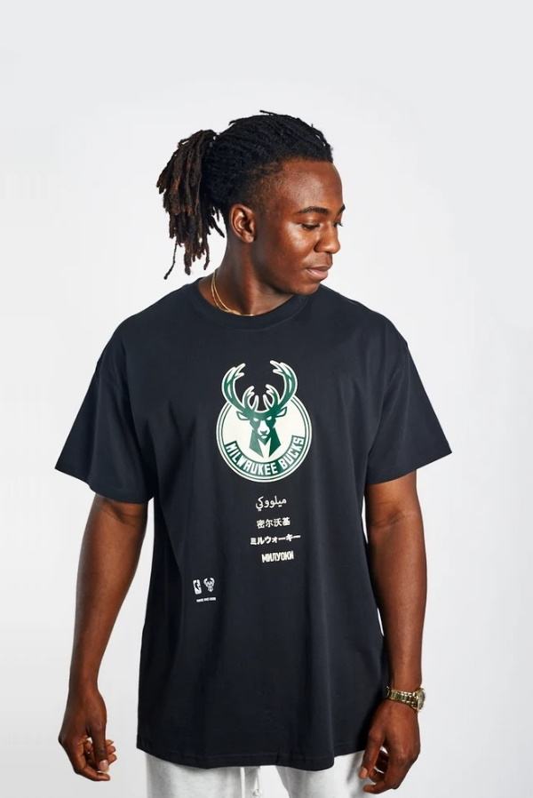 Nike-Milwaukee-Bucks-Courtside-Logo-NBA-T-Shirt-1