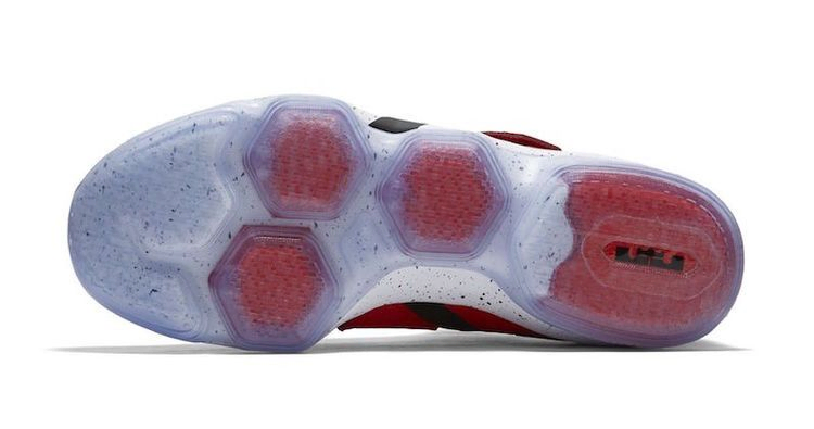 lebron-14-university-red-852405-600_04