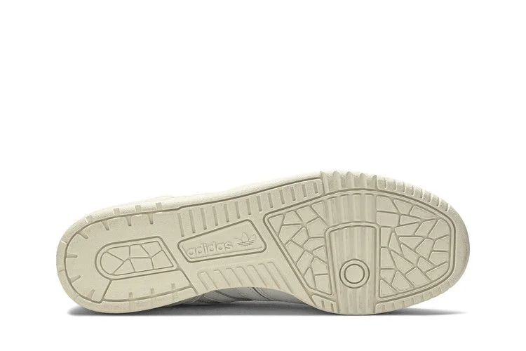 Кроссовки adidas Rivalry Low 'Triple White'