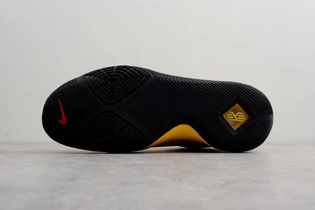 Кроссовки Nike Kyrie 3 Mamba Mentality Bruce Lee