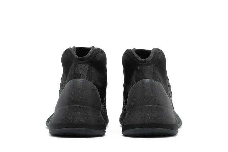 Krossovki-adidas-Yeezy-Quantum-Onyx-5