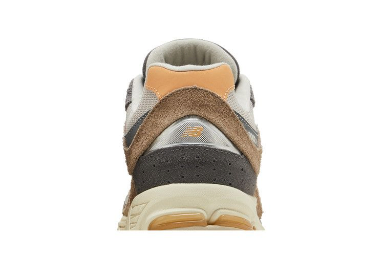 Кроссовки New Balance 2002R 'Mushroom Hazy Peach'