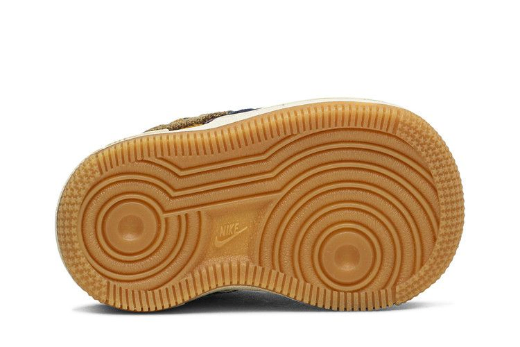 travis-scott-x-air-force-1-low-td-cactus-jack-ct0911-900_03