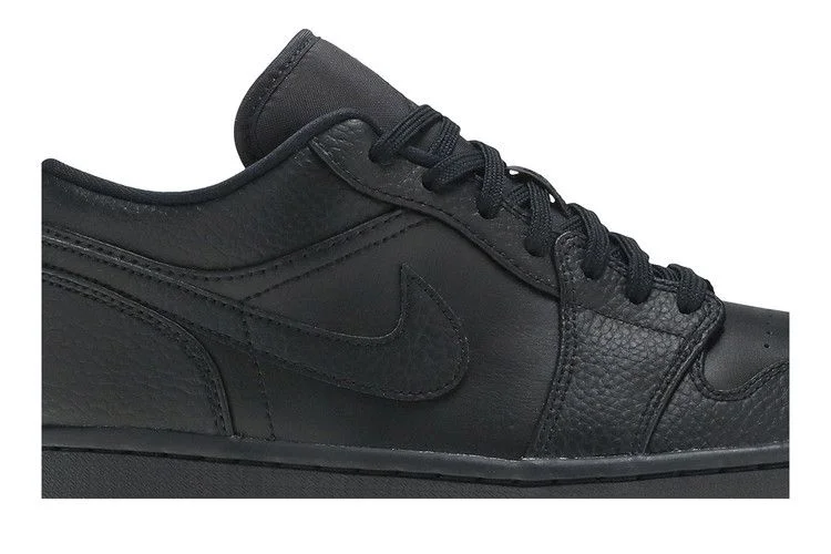 Krossovki-Air-Jordan-1-Low-Triple-Black-1