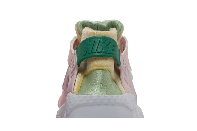 air-huarache-run-se-gs-strawberry-shortcake-dq0517-600_06