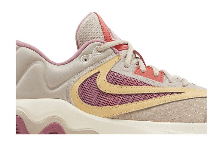 Кроссовки Nike Giannis Immortality 3 'Fossil Stone Celestial Gold'