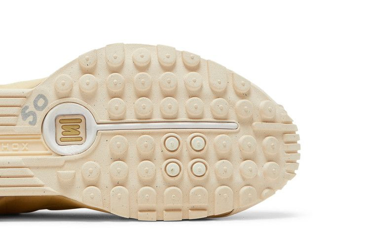 Кроссовки Nike Wmns Shox R4 'Guava Gold'
