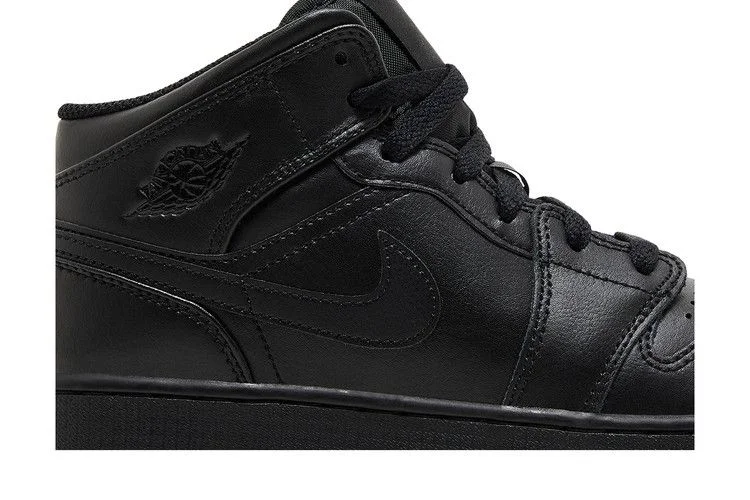 Кроссовки Air Jordan 1 Mid GS 'Triple Black' 2022