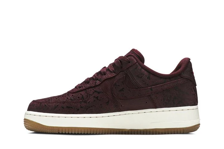 Krossovki-Nike-Wmns-Air-Force-1-07-Premium-Essential-Paisley-Pack-2
